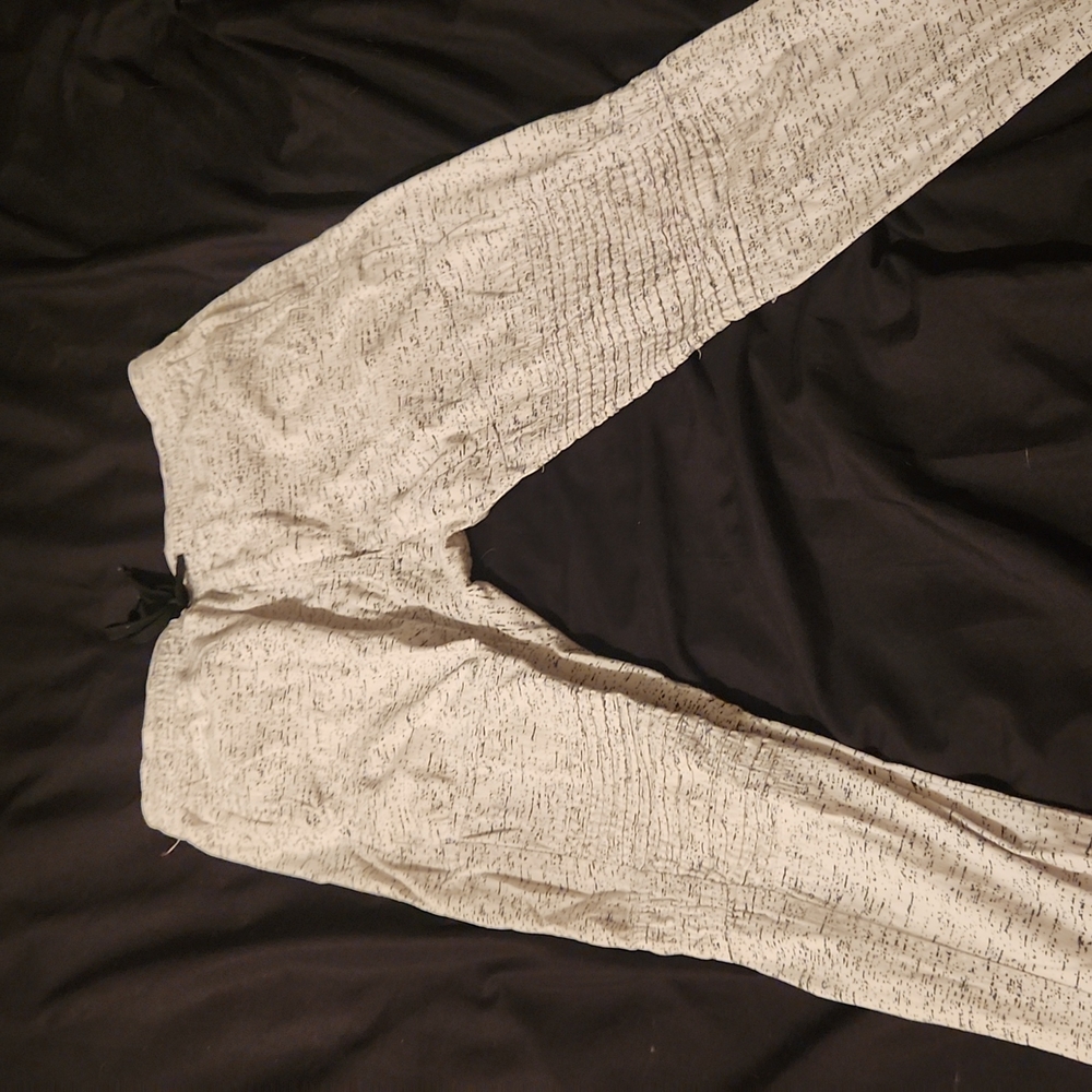 Black and white skinny joggers